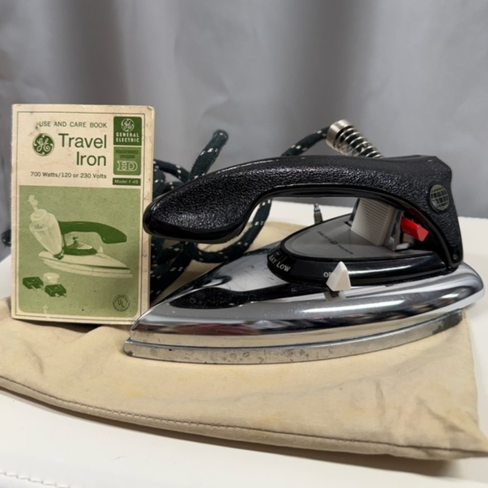 Vintage Retro GE General Electric Family Black and Silver Travel Iron